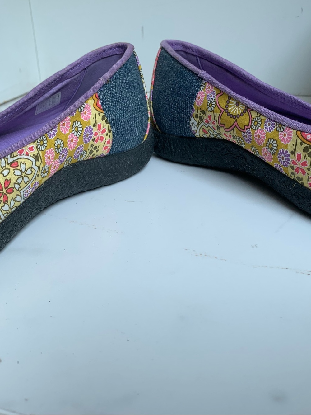 Keene Harvest Women’s Floral Denim Slip-On Flats - Picture 6 of 8
